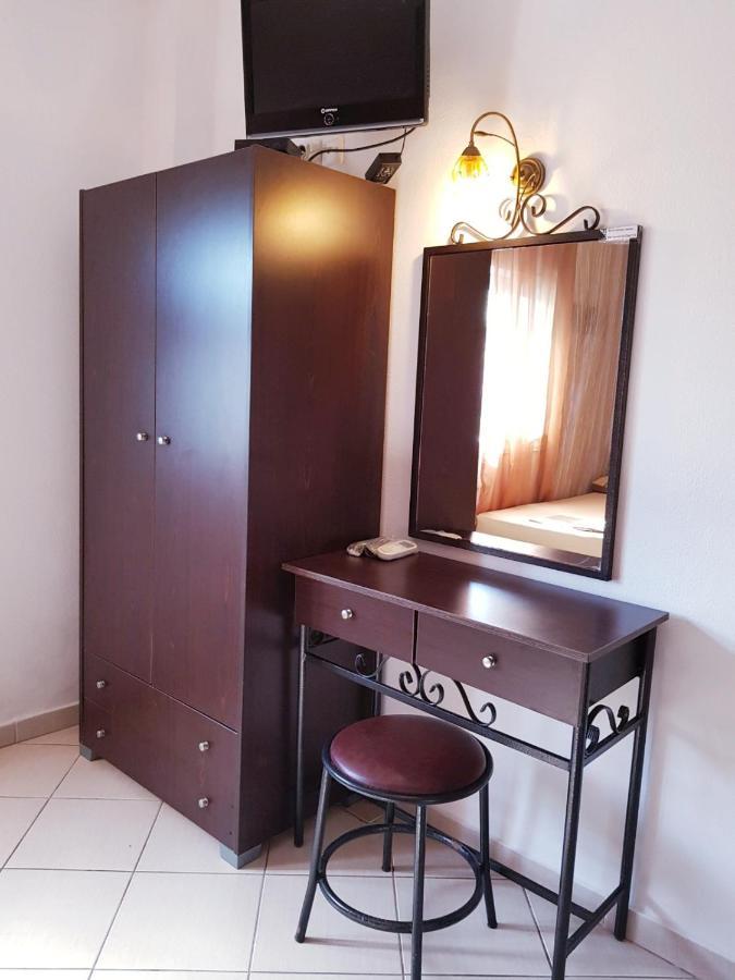 Konstantinos-Elli Rooms Vrasná Exterior foto
